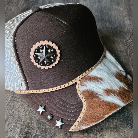 NWT Brown and White Western Style Trucker Hat With Genuine Leather main image 5